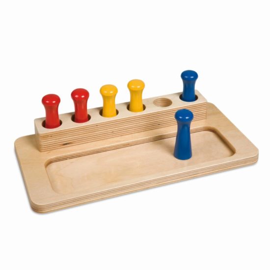 Montessori toddler material Imbucare peg box_Nienhuis Montessori