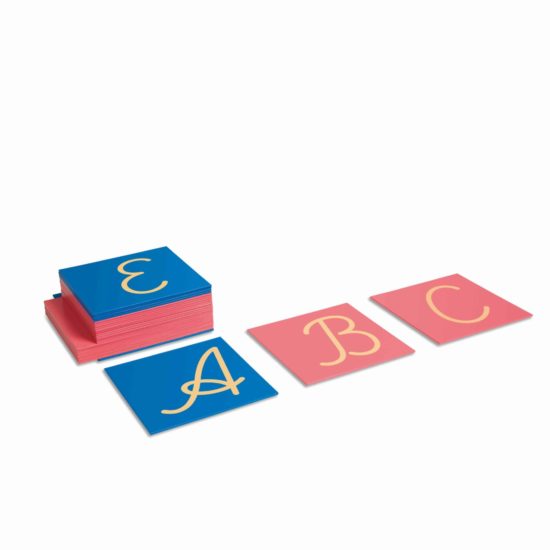 Montessori-Sprachmaterial Sandpapiergroßbuchstaben: lateinische Ausgangsschrift (internationale Version) - Nienhuis Montessori