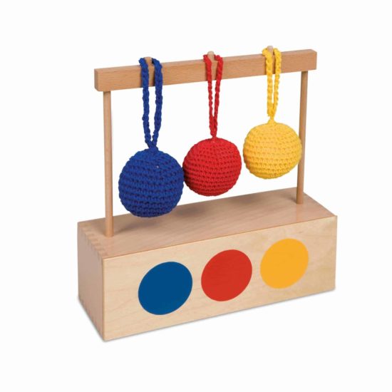 Kasten mit drei gestrickten Bällen - Nienhuis Montessori