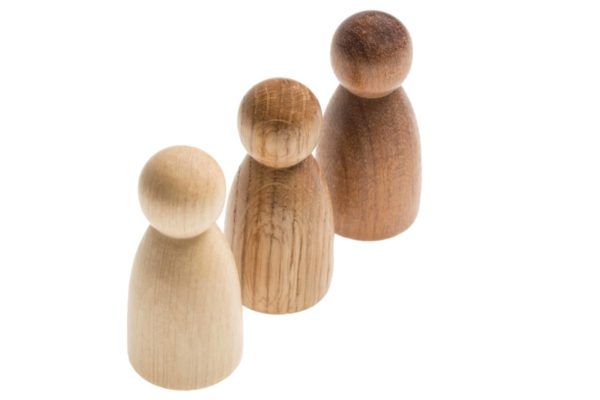 Holzfiguren 3 Nins® 3 verschiedene Holzsorten - Grapat