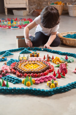 Making Grapat mandalas with children and loose parts play