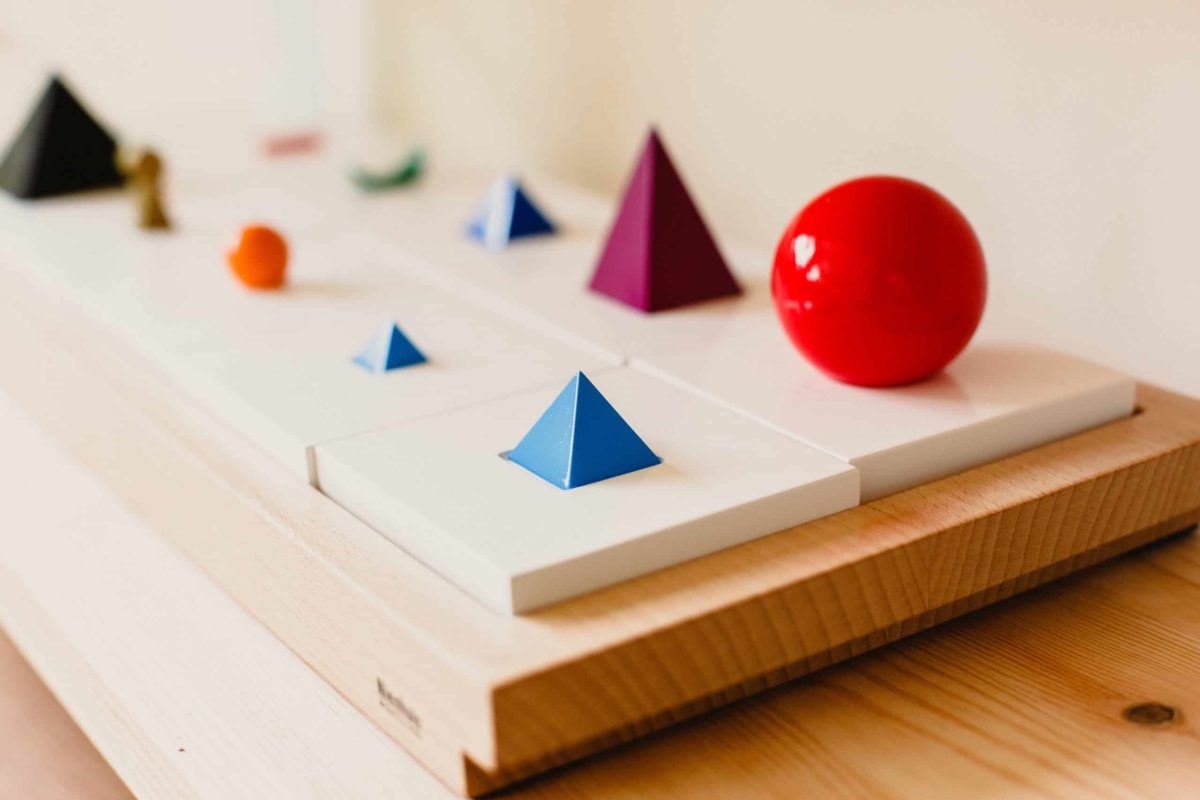 Nienhuis Montessori wooden 3D grammar symbols - Teia Education Switzerland