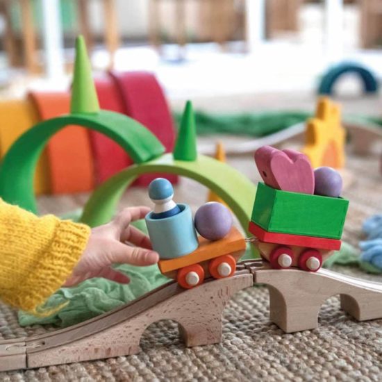 Grimm's handgefertigtes umweltfreundliches und langlebiges Holzspielzeug für Kinder