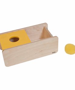 Imbucare box with flip lid and knit ball / Montessori infant & toddler material - Nienhuis Montessori