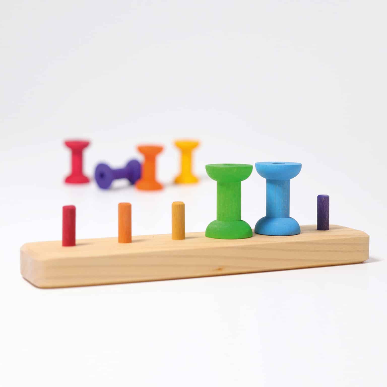 Small bobbins threading game Grimm's Teia Education & Play
