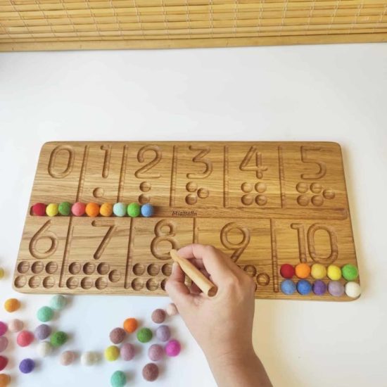 Jouet d'apprentissage fait main inspiré de Montessori Planche de traçage des chiffres en bois Threewood