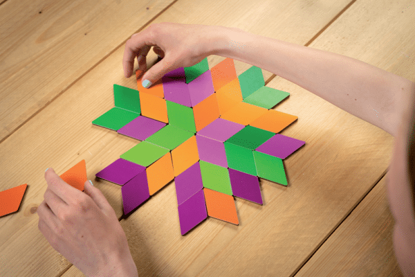 Puzzle colour nuance orange, violet, green Rolf