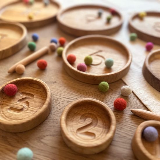 Montessori inspiriert Nummerierte Sortier- und Zählschalen aus Holz Threewood