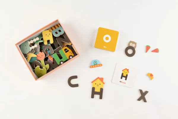 Magnetic alphabet early learning play set Oioiooi