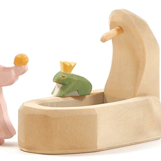 Ostheimer fairy tale worlds range figures Wooden toy frog king and princess