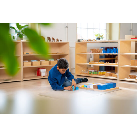 Alternative view of Cubing material - Nienhuis Montessori